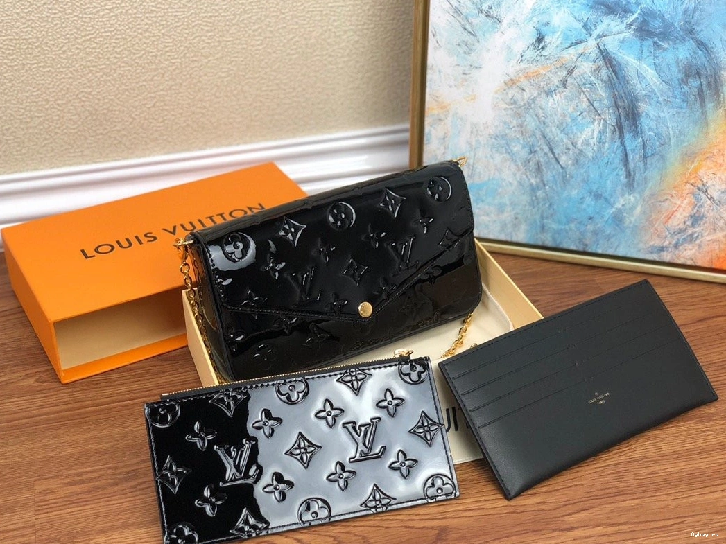 FÉLICIE POCHETTE VUITTON LOUIS 0824